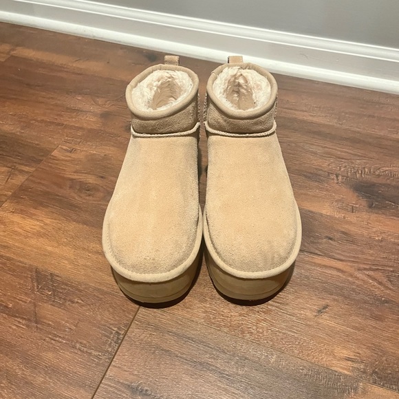 UGG classic ultra mini platform boot - Picture 2 of 5